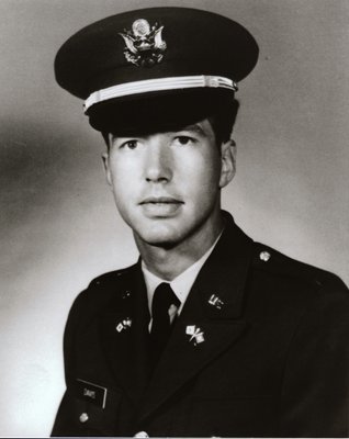 Captain Gray Davis pictured in his offical U.S. Army photograph (taken during the Vietnam War).