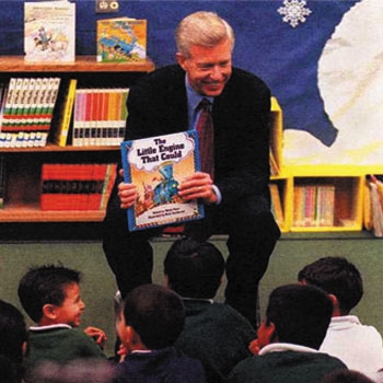 Governor Gray Davis reading to school children during a school day event in Southern California.
